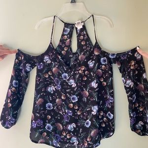 V-Neck Off the Shoulder Floral Blouse